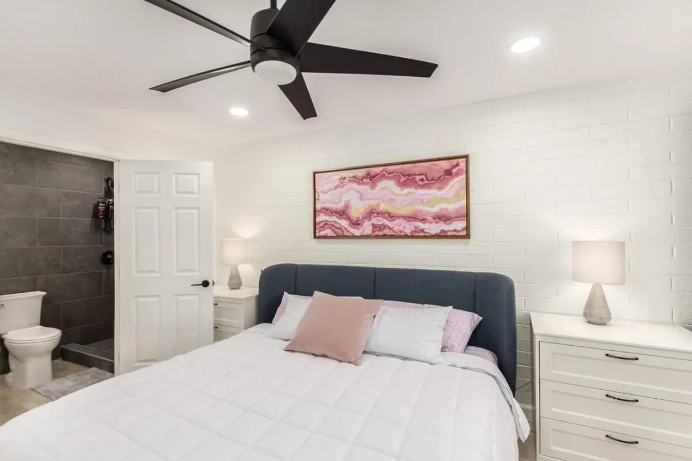Modern-Industrial Old Town Condo Wpool, & Wd Scottsdale Nyaraló