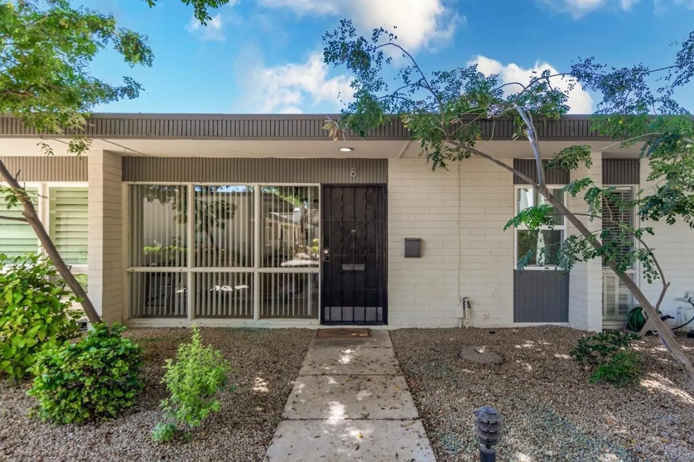 Modern-Industrial Old Town Condo Wpool, & Wd Scottsdale