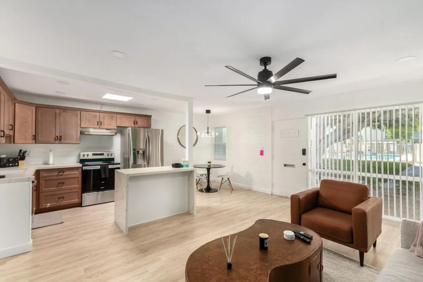 Modern-Industrial Old Town Condo Wpool, & Wd Scottsdale 0*,