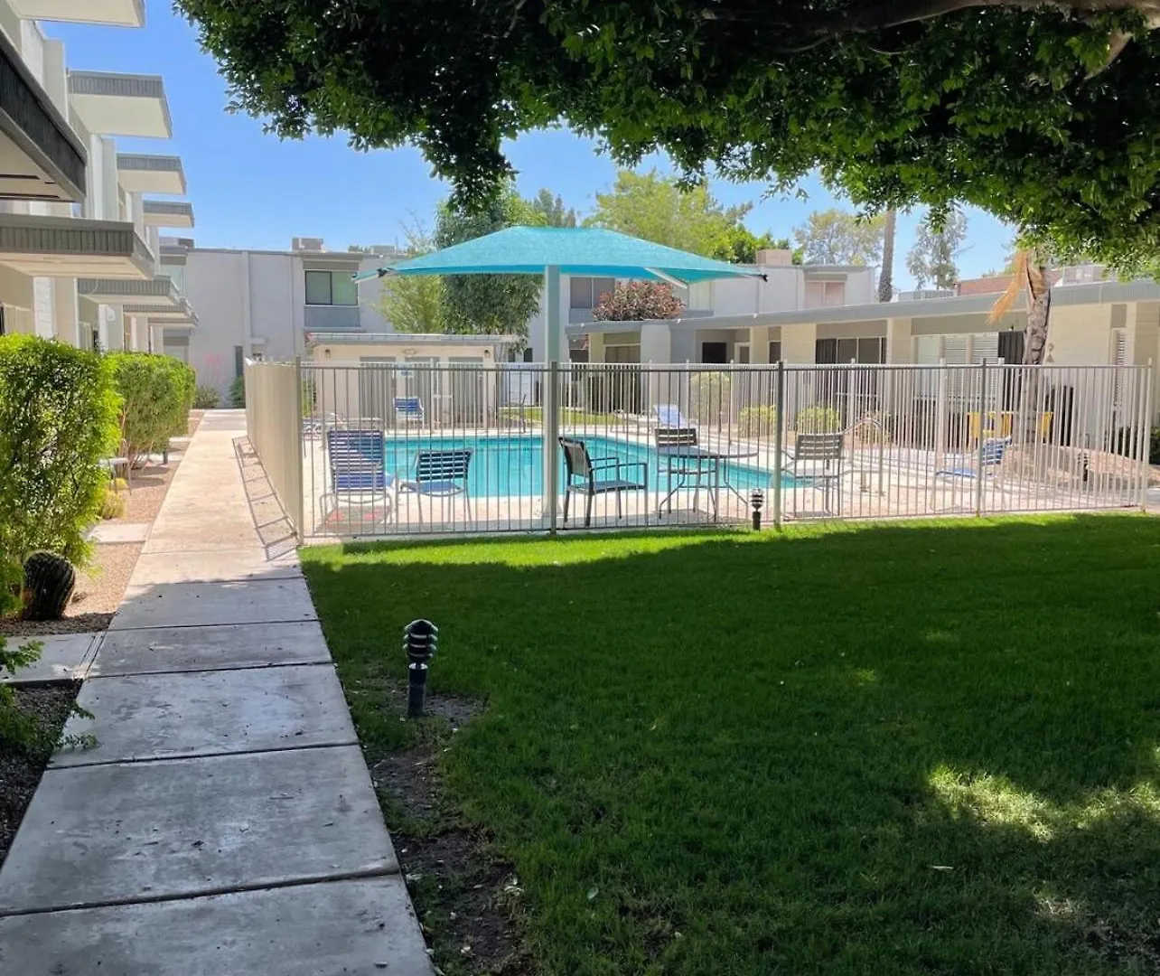 Modern-Industrial Old Town Condo Wpool, & Wd Scottsdale 0*,